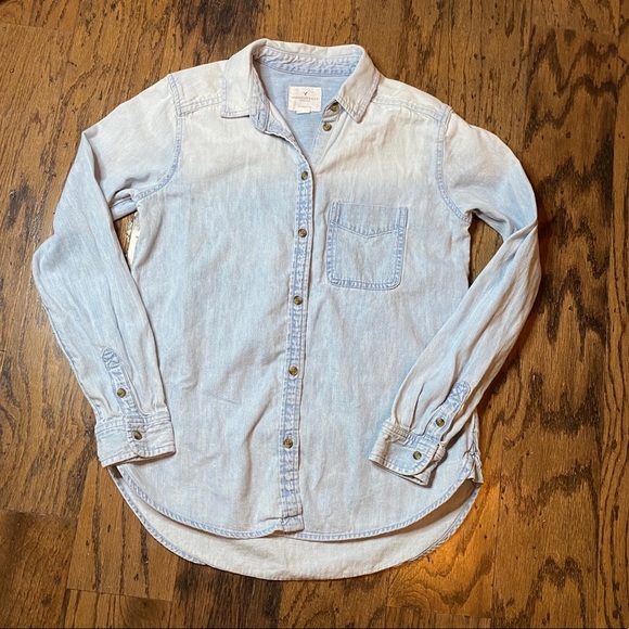 American Eagle Outfitters Tops - American Eagle blue jean button up shirt size xs